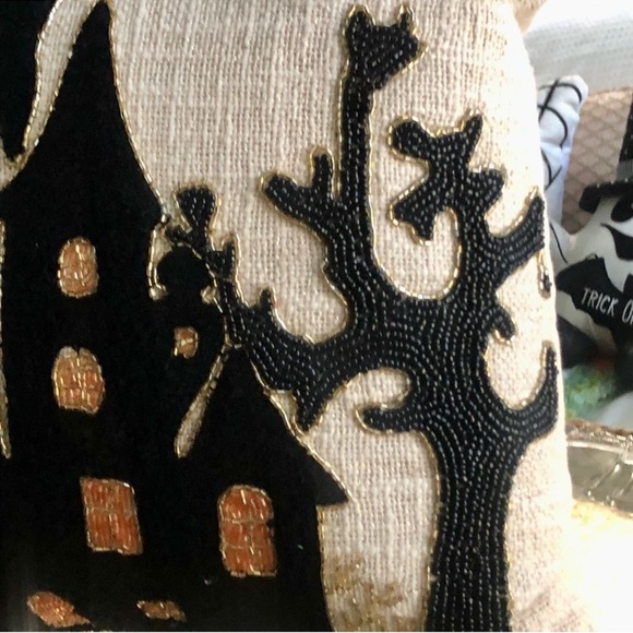 NEW! Gorgeous Halloween 👻 Haunted House Linen & Beaded Pillow - Picture 3 of 7